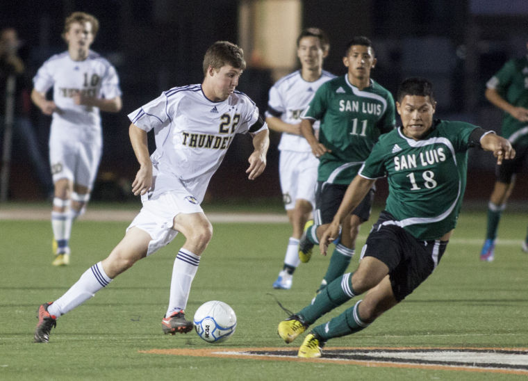 Soccer: DV vs San Luis